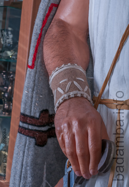 thracian warrior - detail of the hand